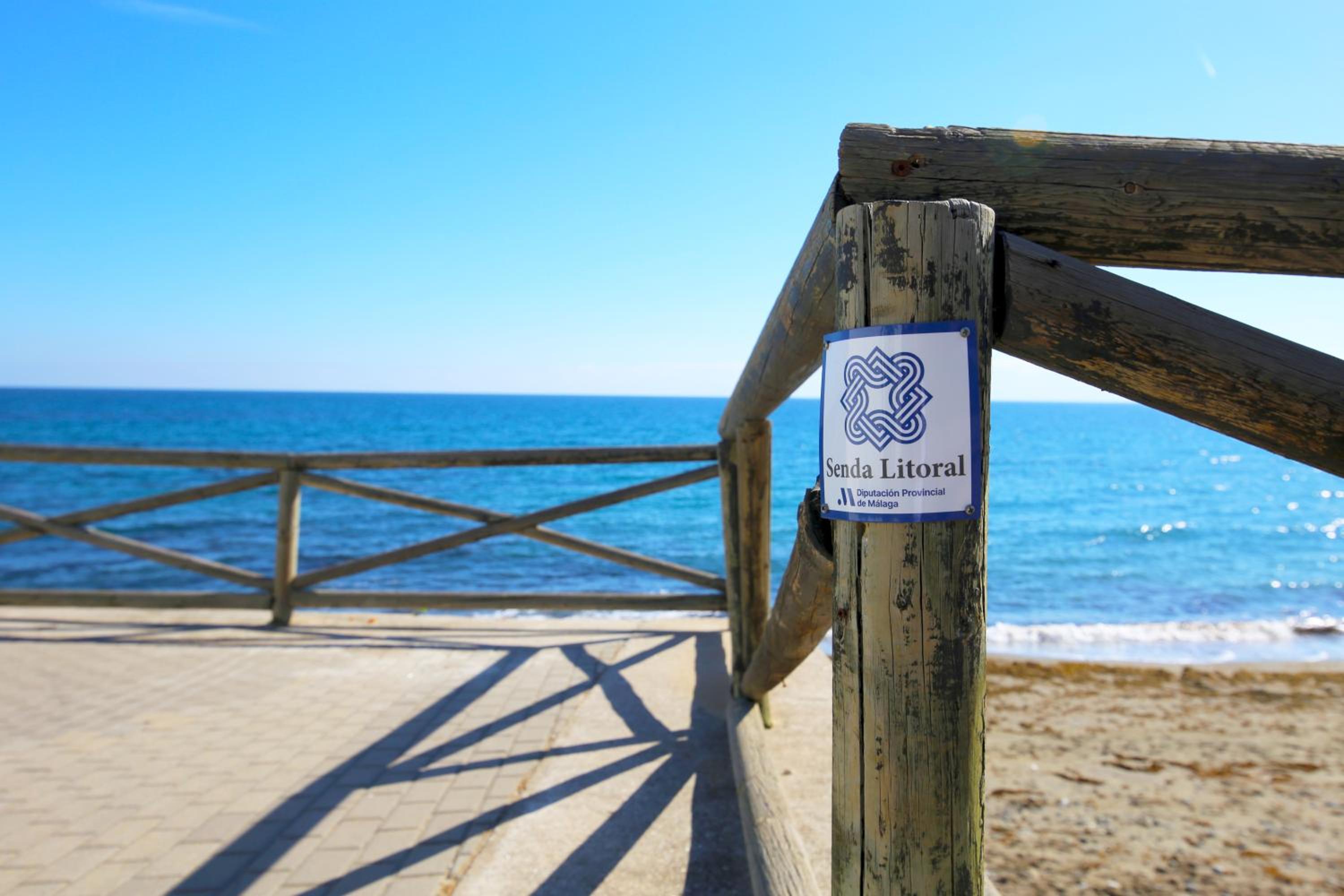 Estepona West Beachfront Apartment JANINE