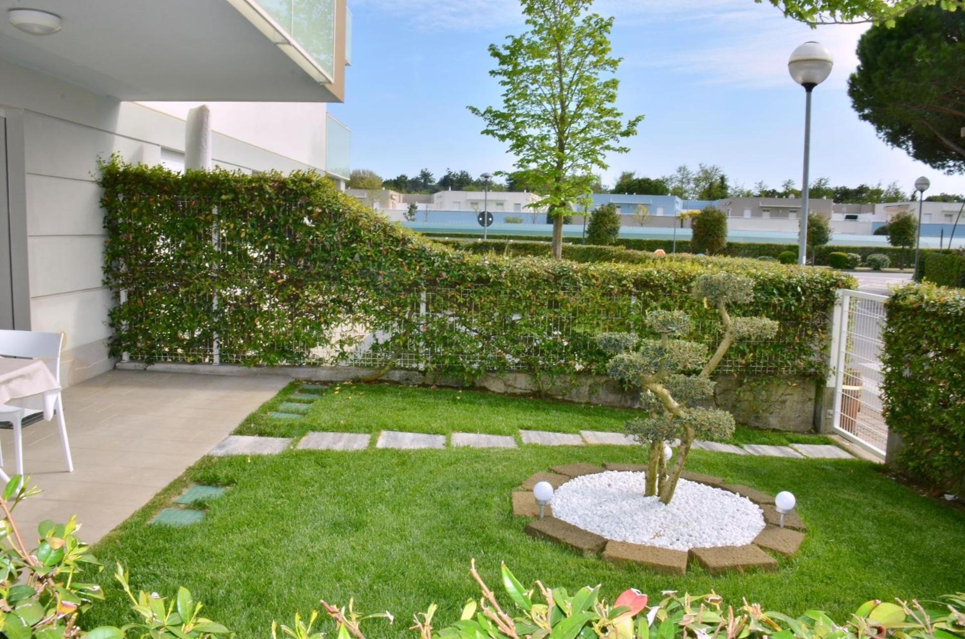 Charming studio apartment with garden view view 4