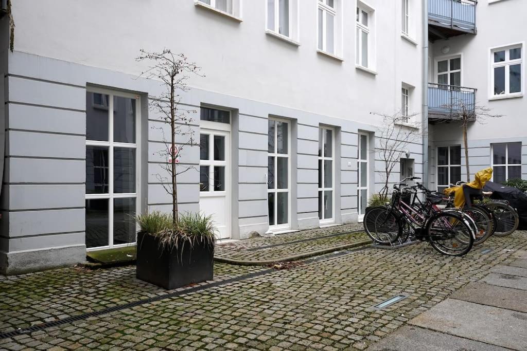 Central Apartment - Linienstraße