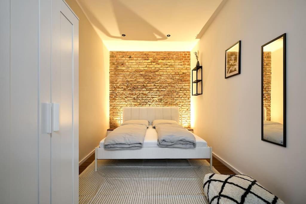 Central Apartment - Linienstraße
