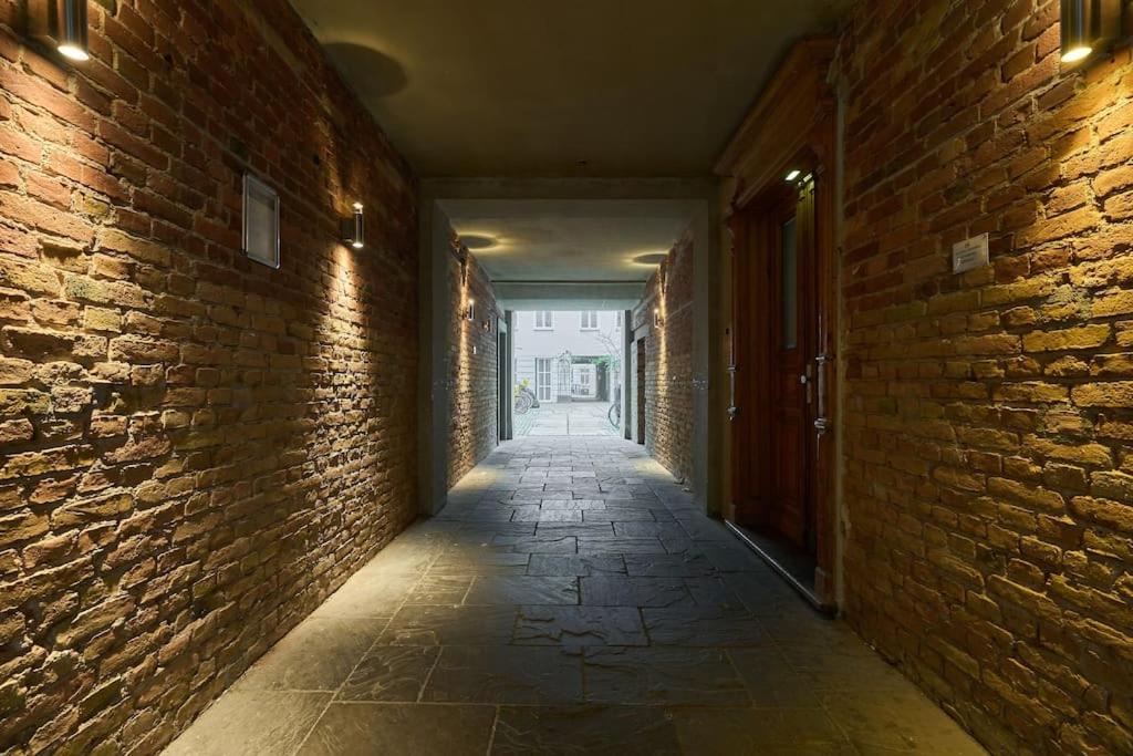 Central Apartment - Linienstraße