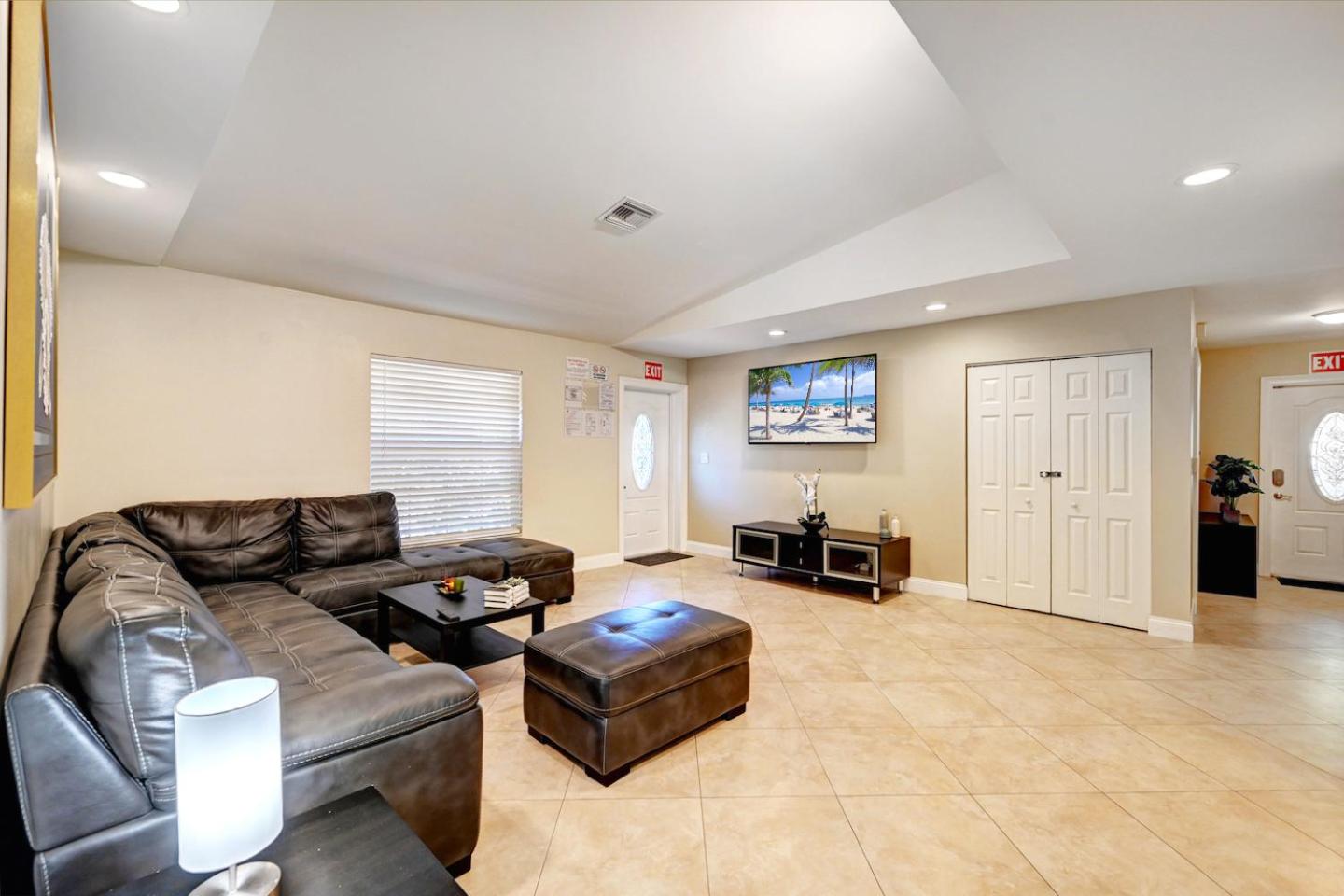 Minutes To Beach & Casino Spacious 5BR Heated Pool view 3