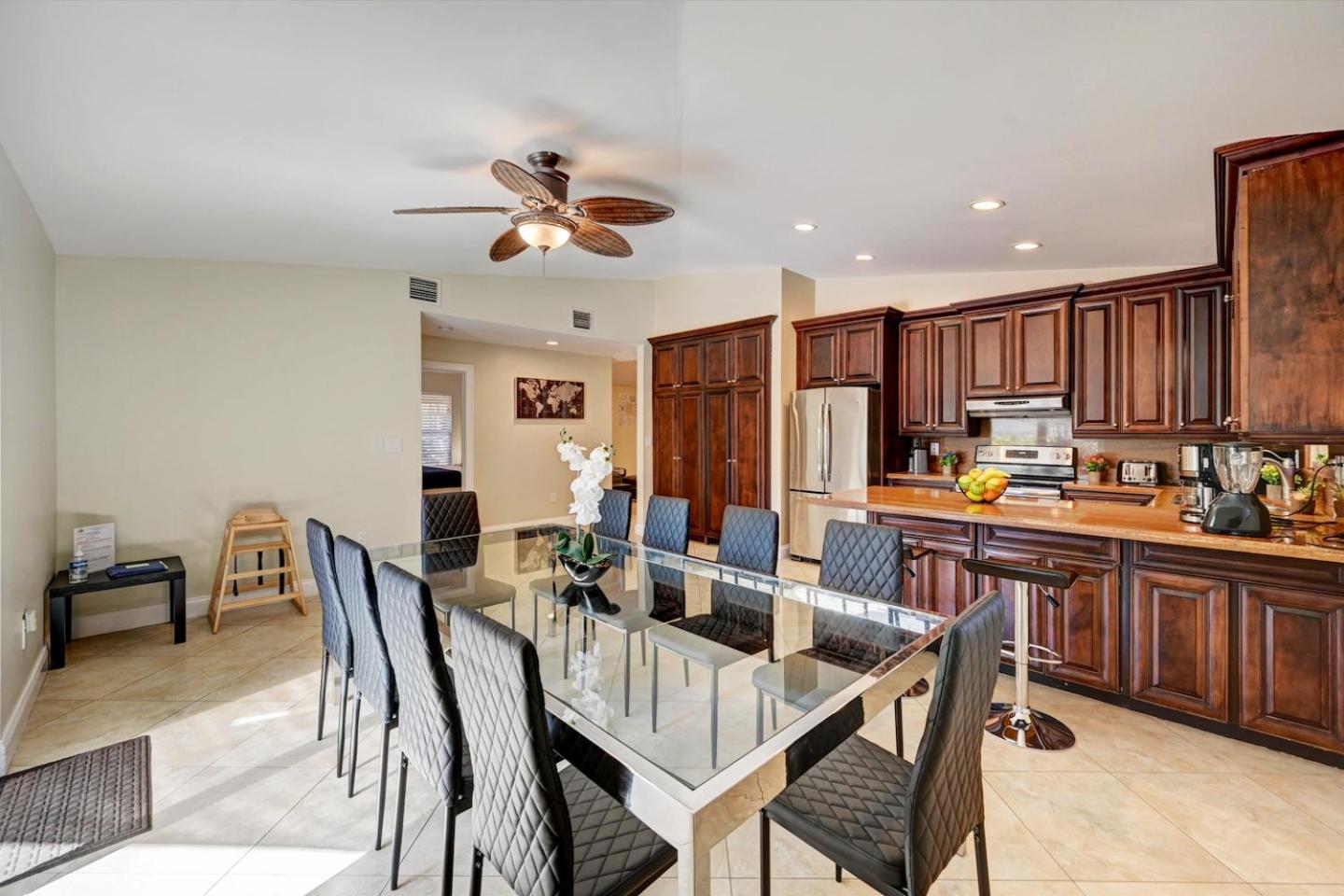 Minutes To Beach & Casino Spacious 5BR Heated Pool view 4