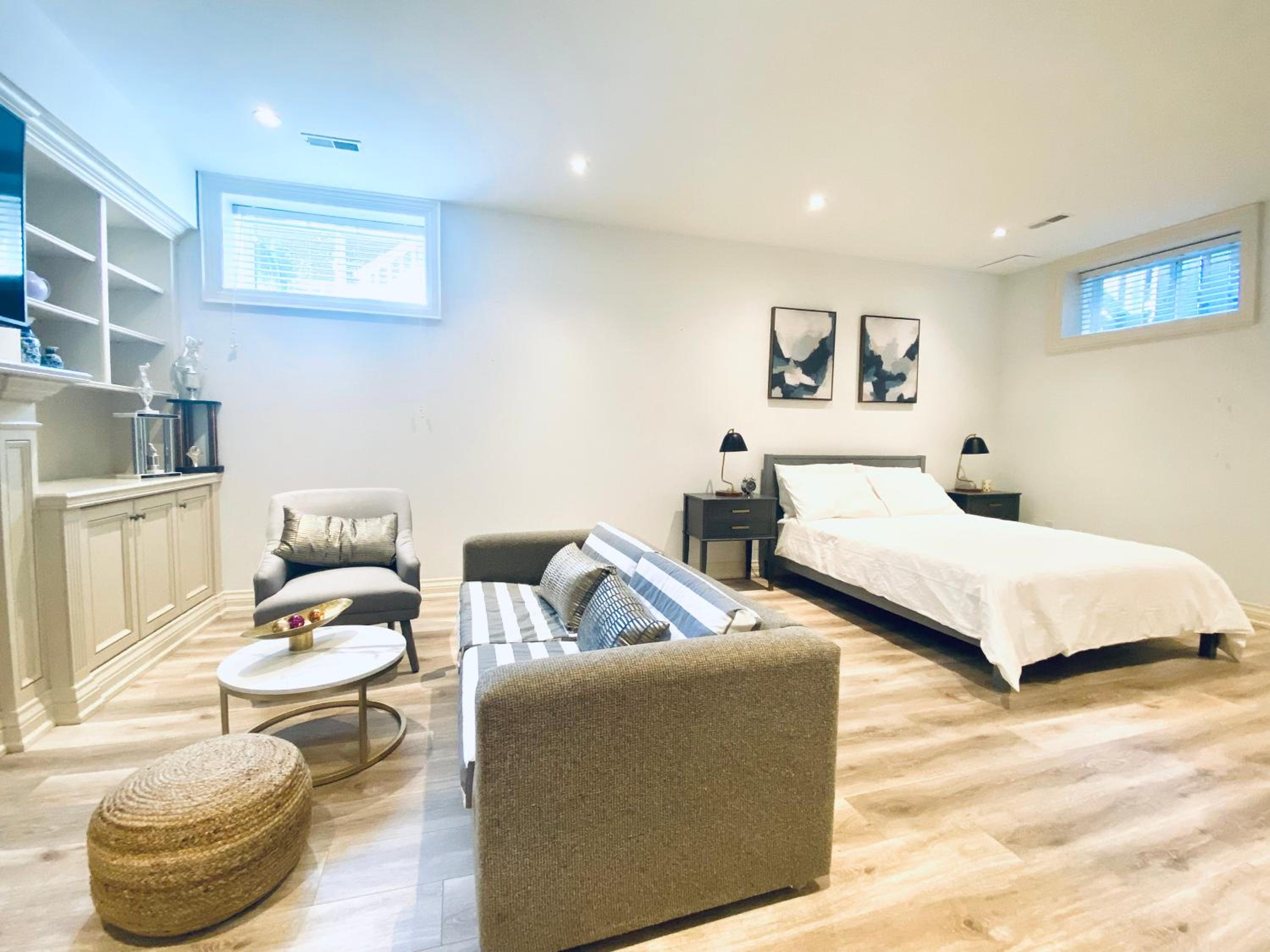 Stylish Private Suite with 2 Bedrooms in Midtown