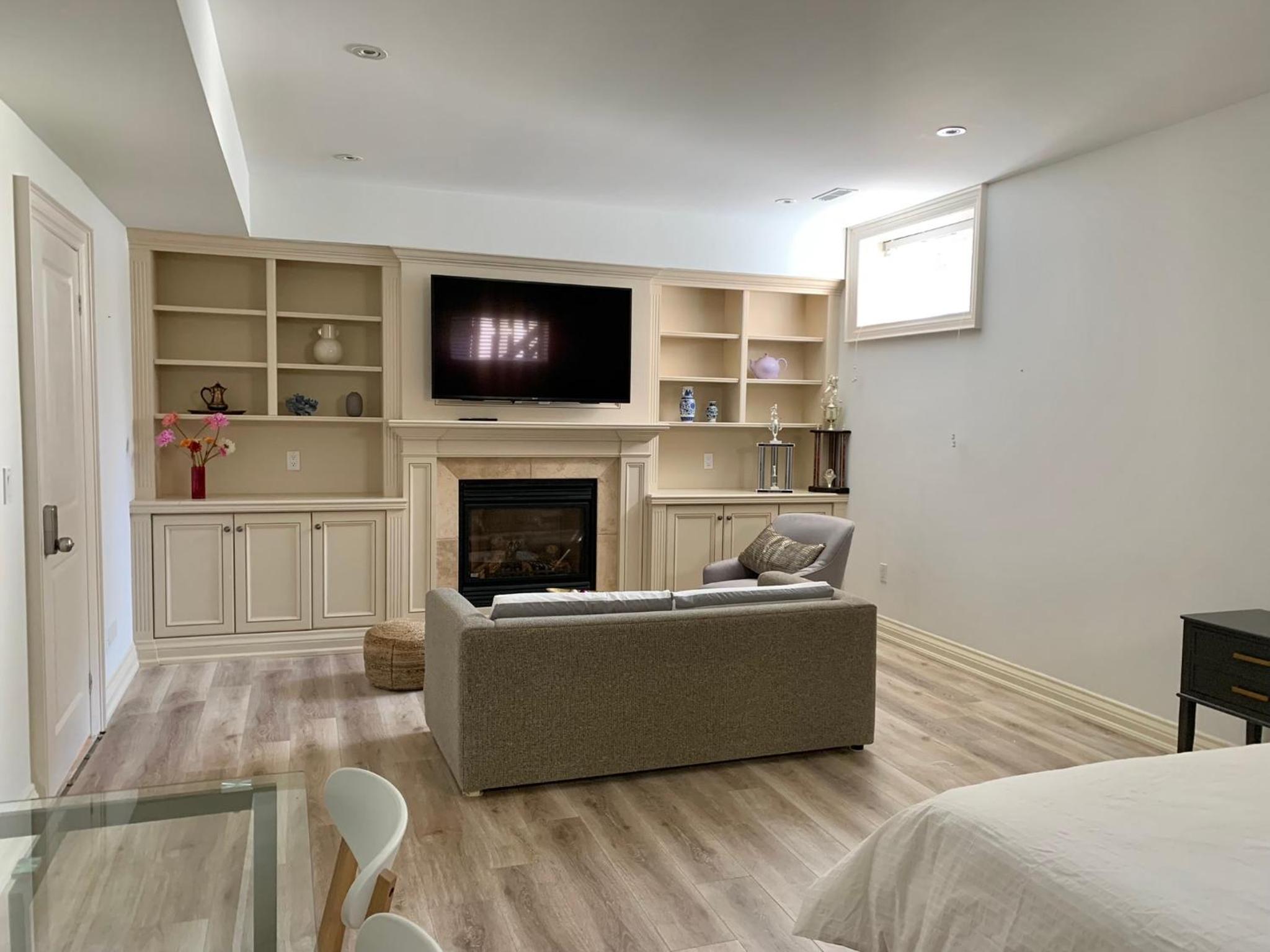 Stylish Private Suite with 2 Bedrooms in Midtown