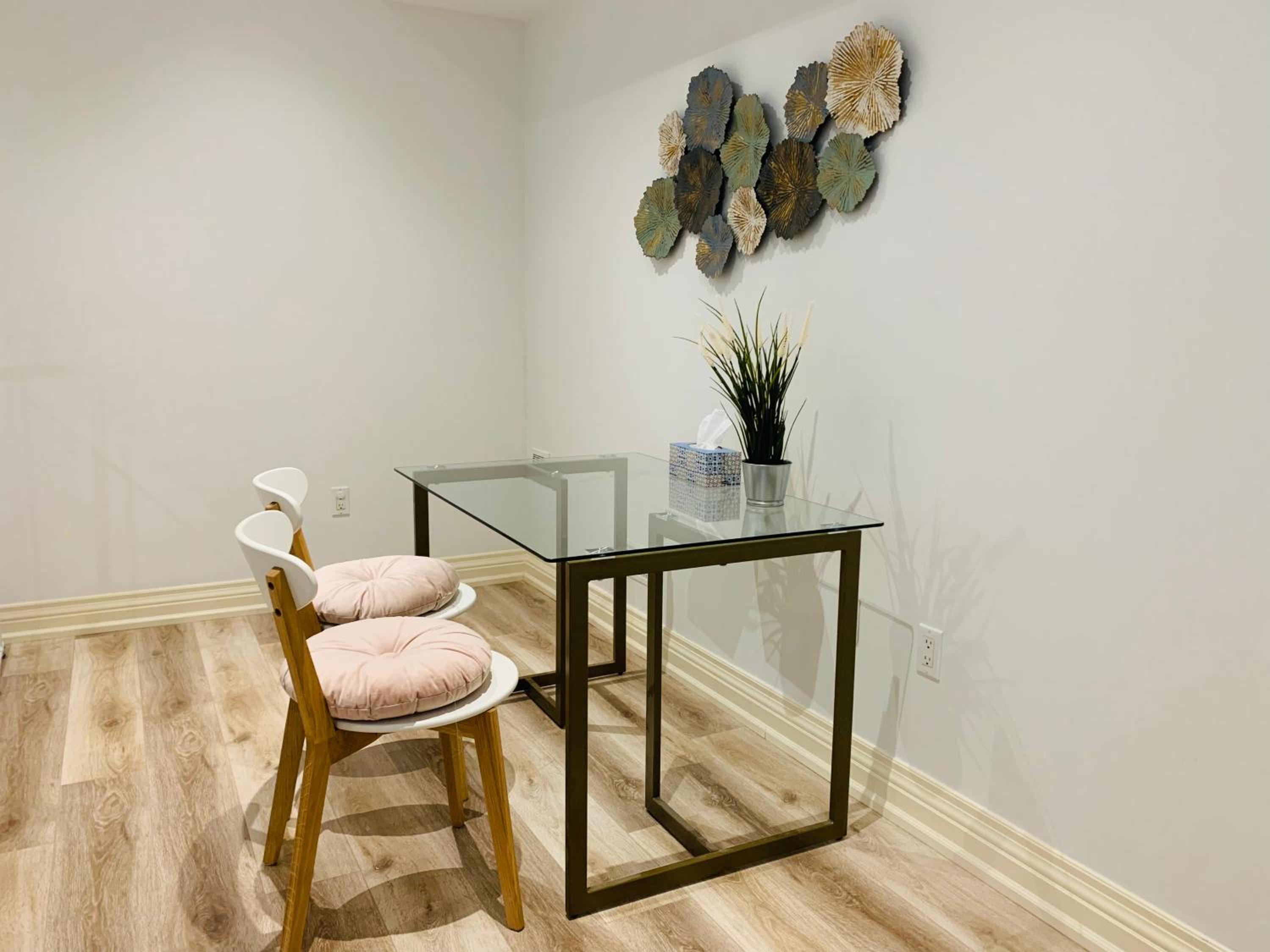 Stylish Private Suite with 2 Bedrooms in Midtown