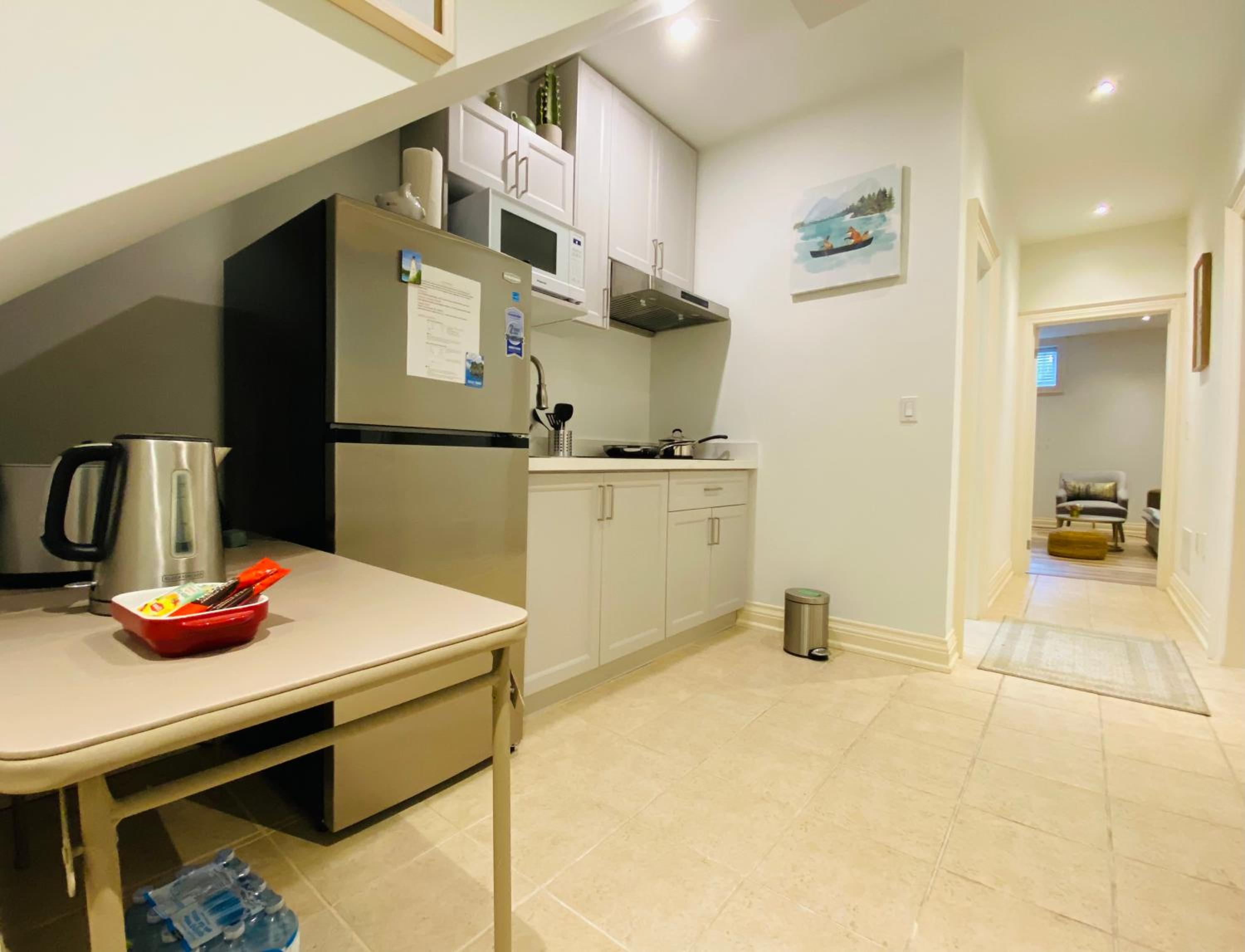 Stylish Private Suite with 2 Bedrooms in Midtown
