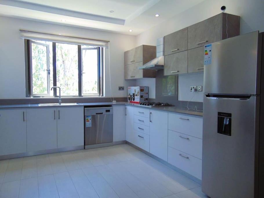 Spacious 3-Bedroom Apartment near Pereybere Beach view 3