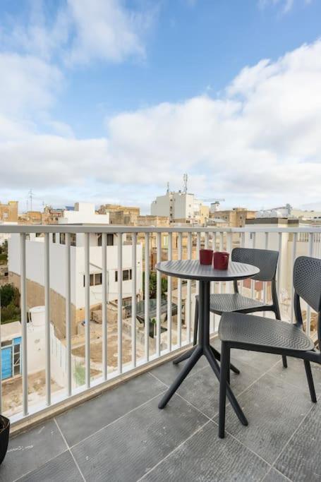 Stay-Sliema centrally located retro one bedroom view 5