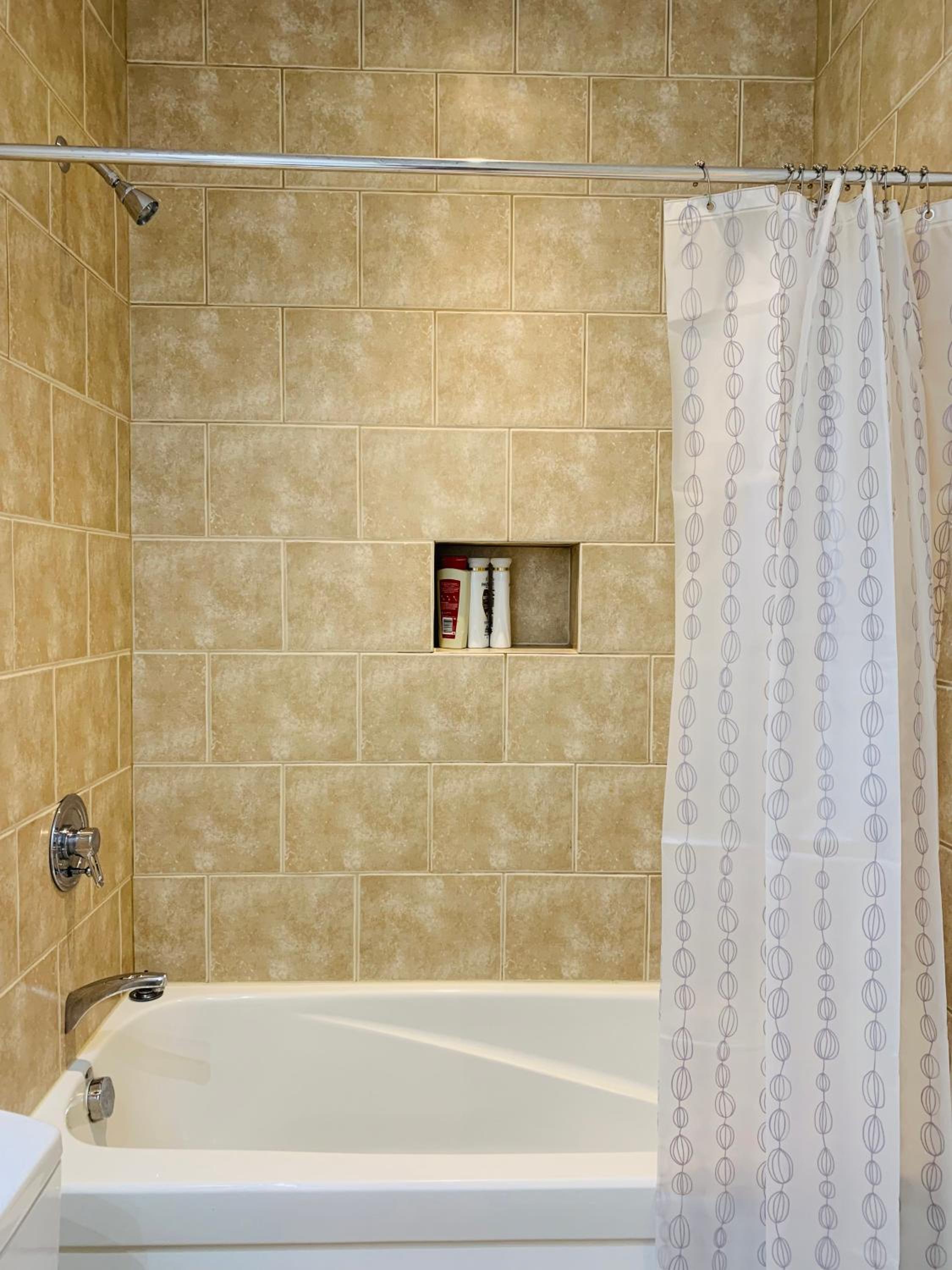 Stylish Private Suite with 2 Bedrooms in Midtown