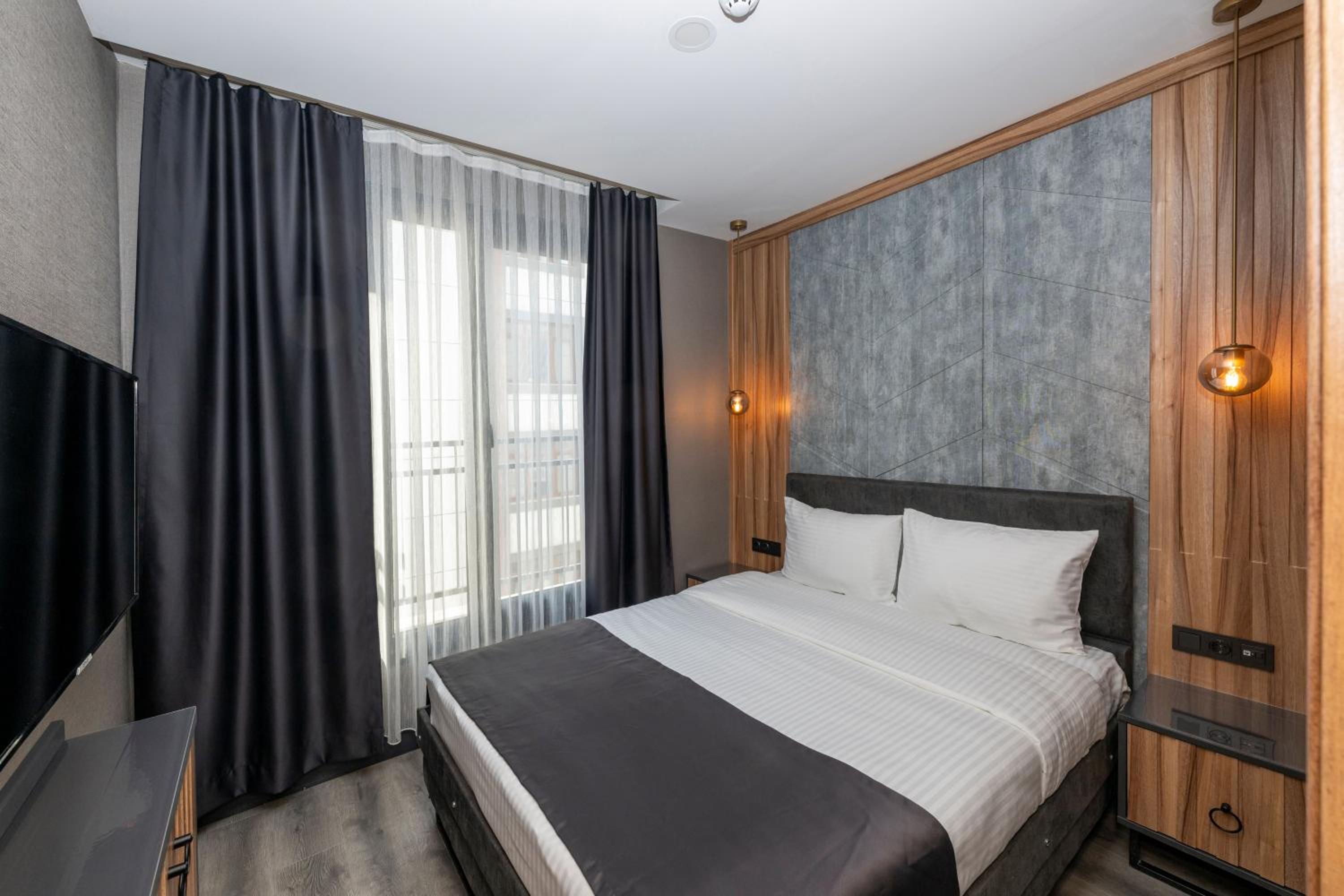 The Nirvanas Hotel - Image 22