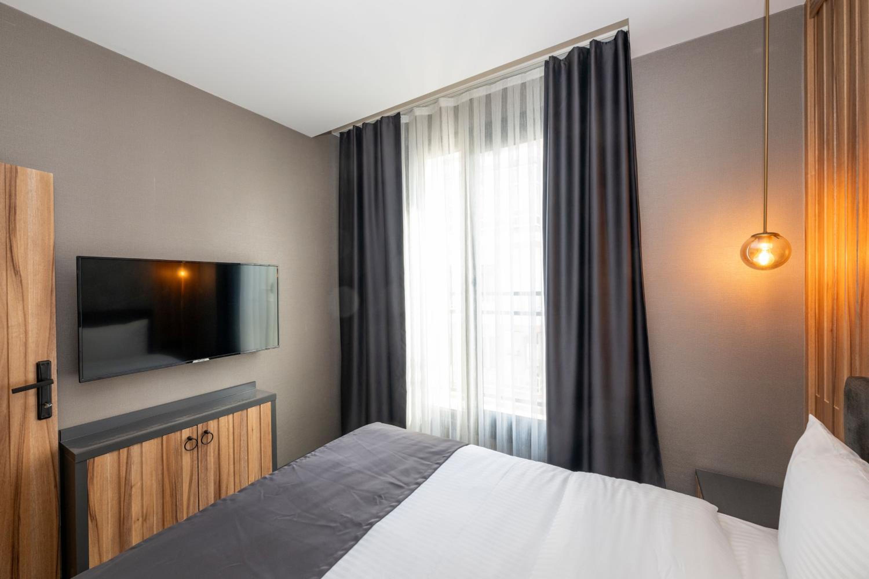 The Nirvanas Hotel - Image 21