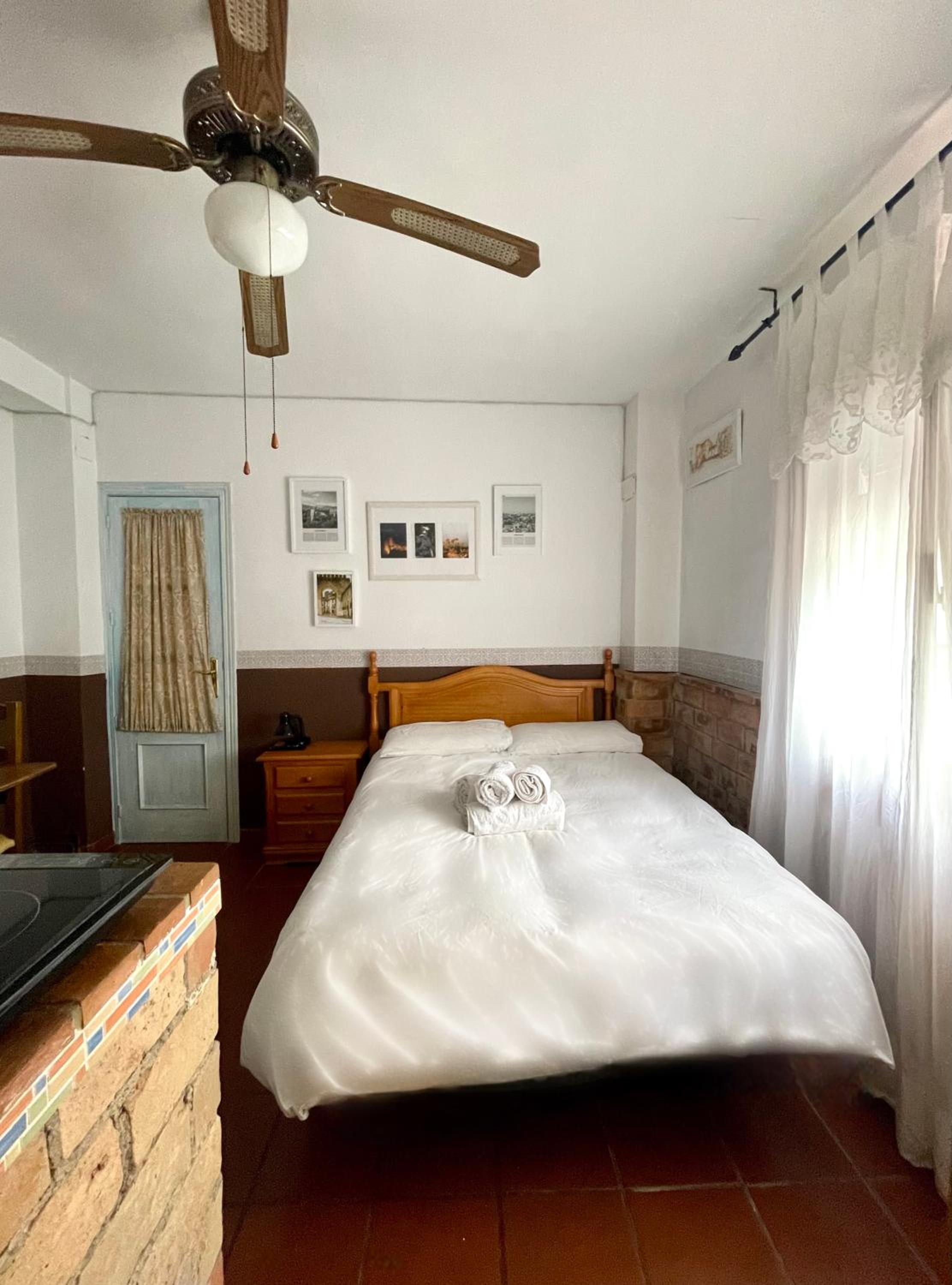 Habitación con baño y cocina privados en Albaicin