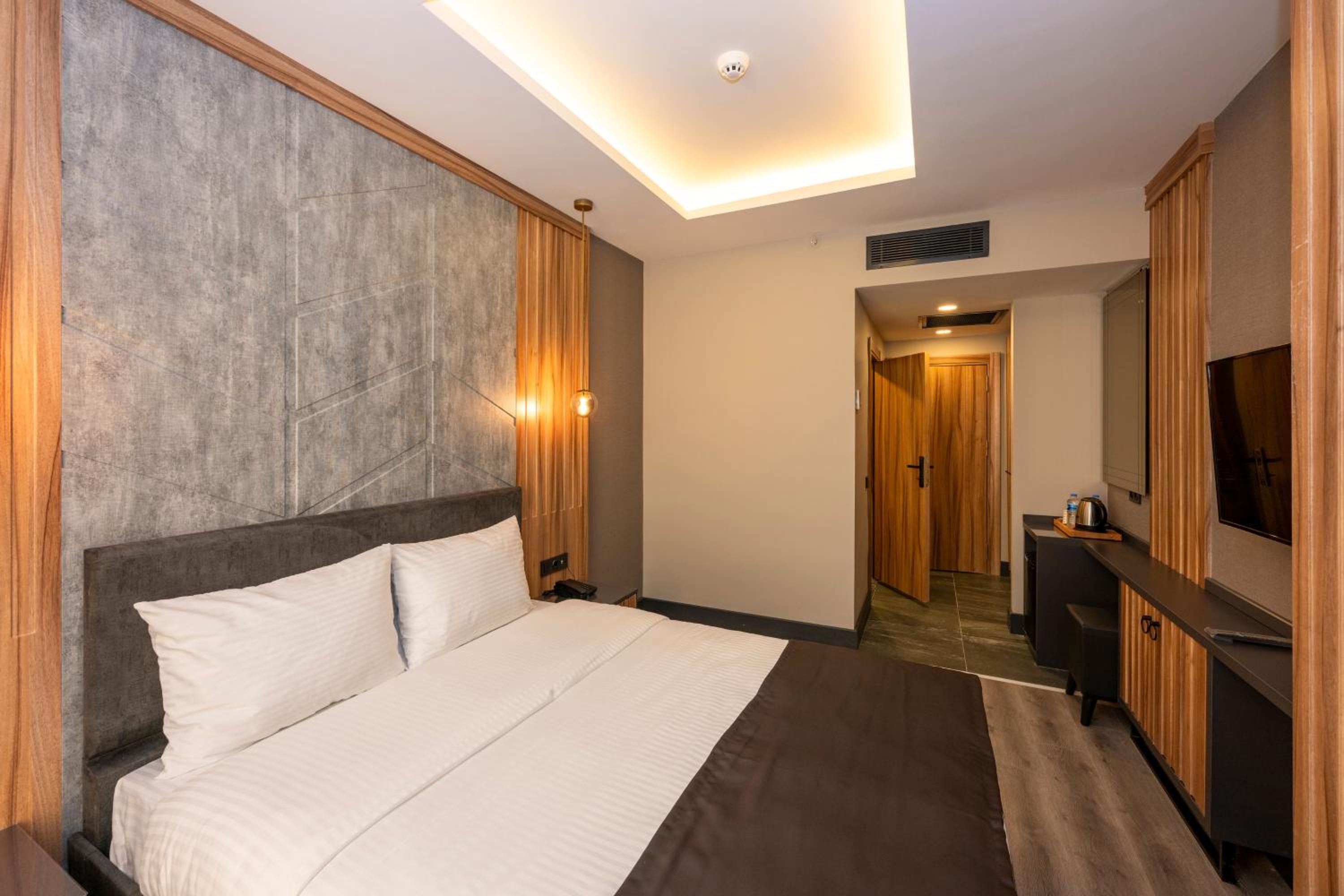 The Nirvanas Hotel - Image 17