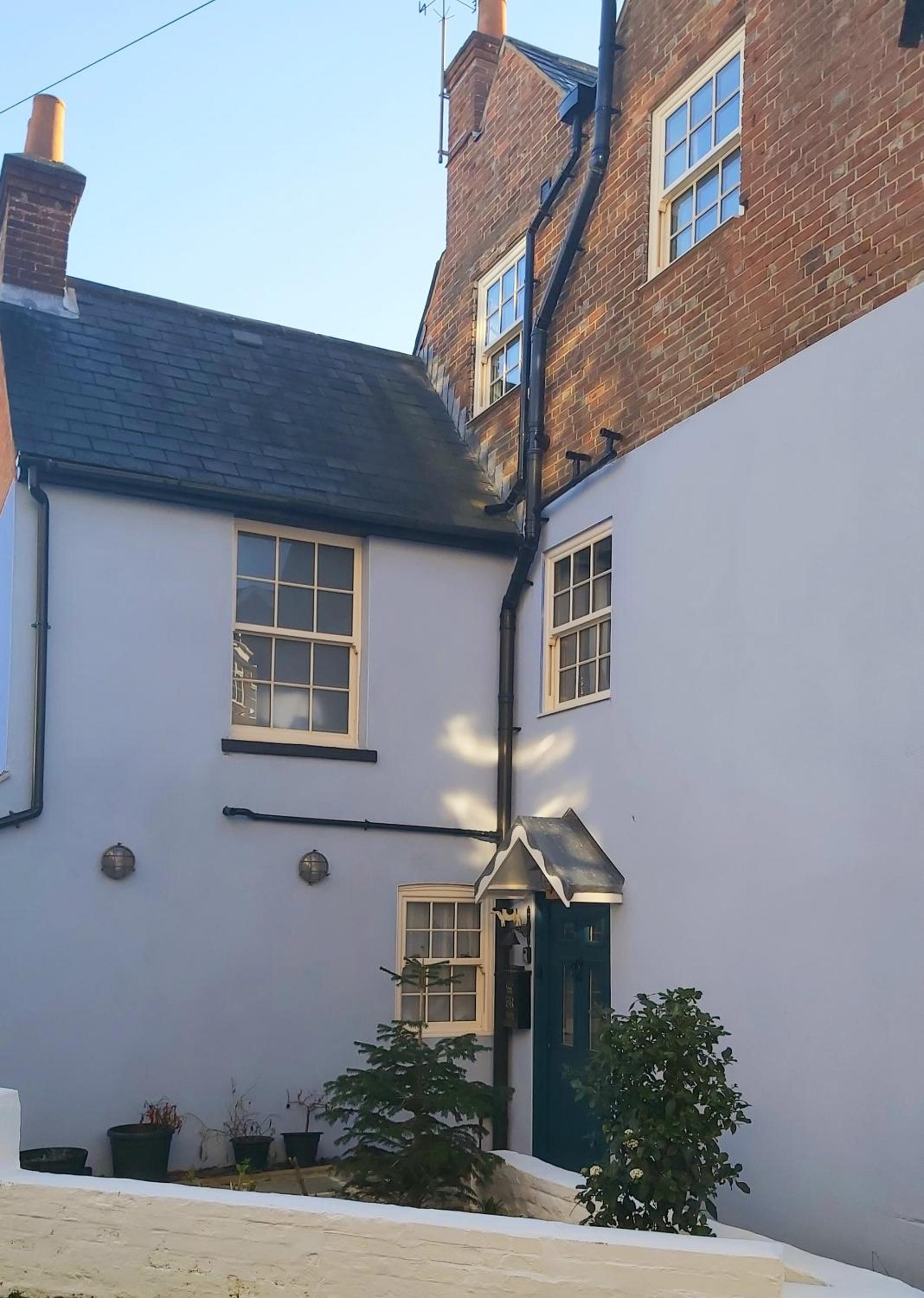 Hotel Charming Jersey Cottage with parking 8 Guests - Image 1