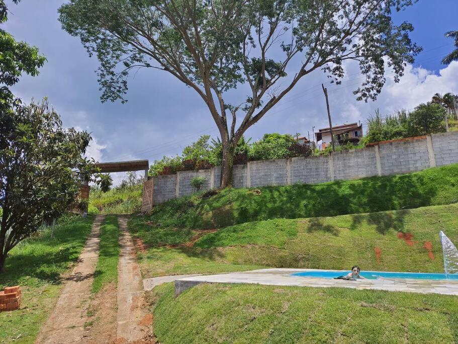 Chácara ( Dona Juju) super confortável em Igarata/SP!