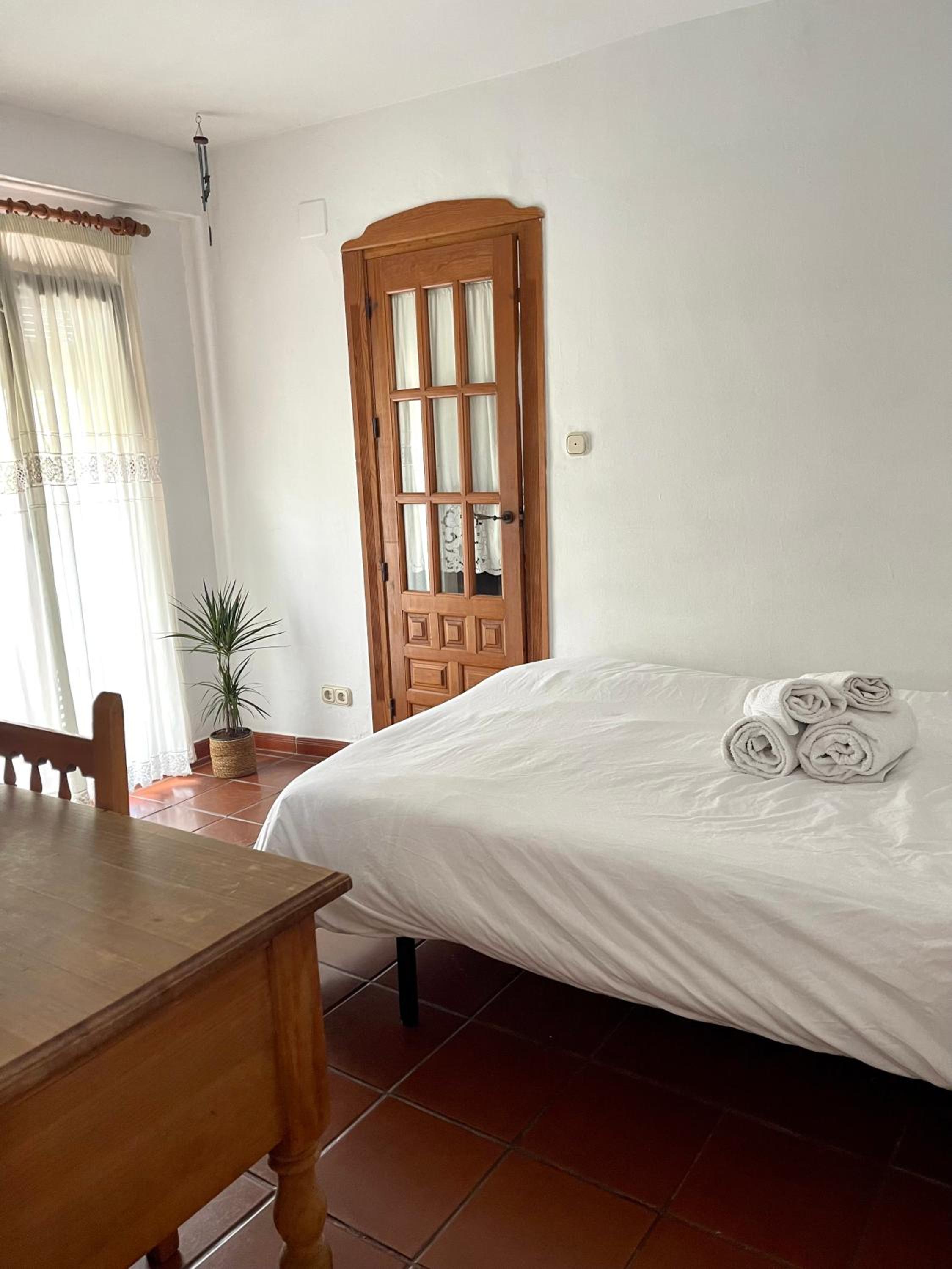 Habitación cama de matrimonio con baño privado