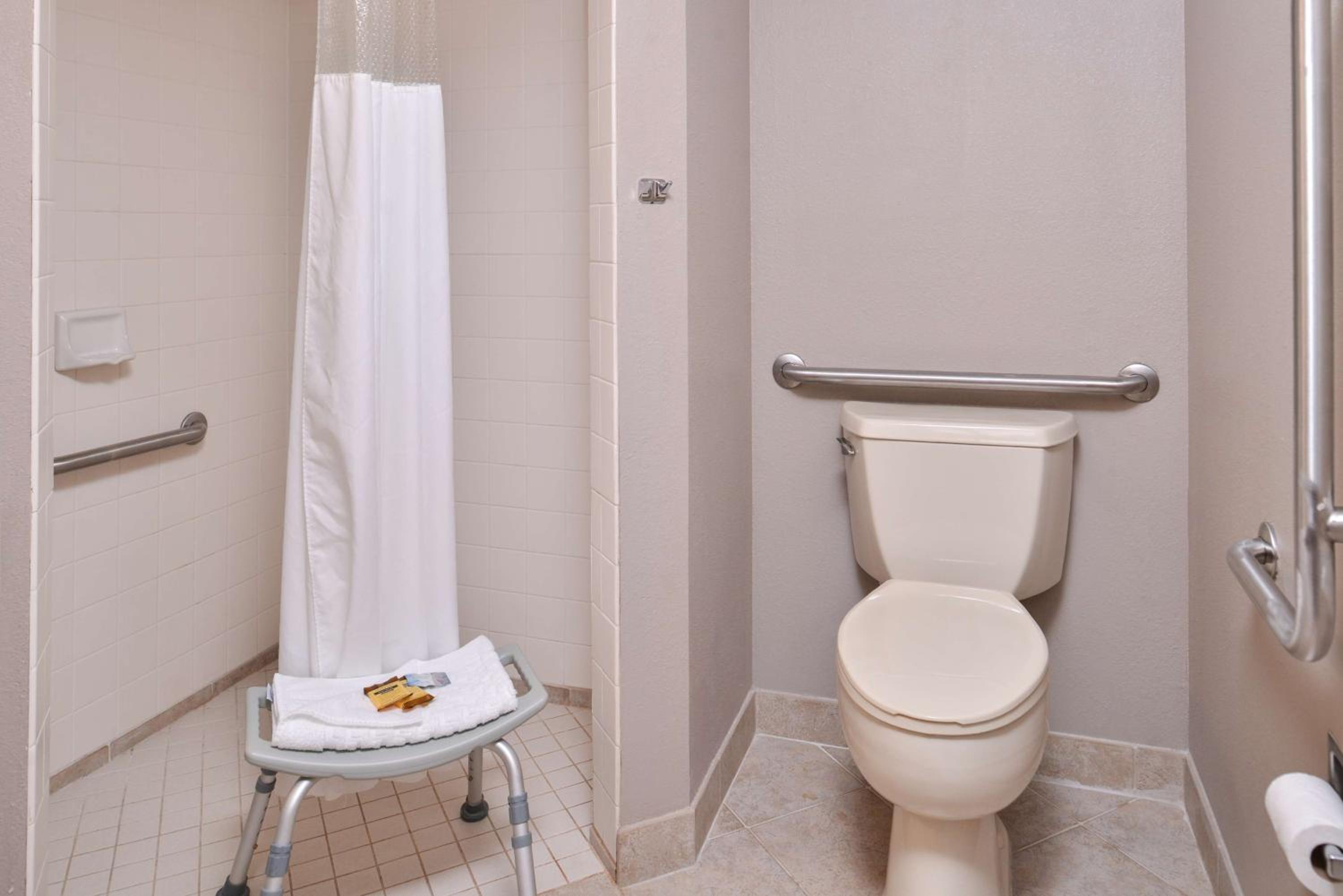 Best Western Plus Kelly Inn - Property Image 58