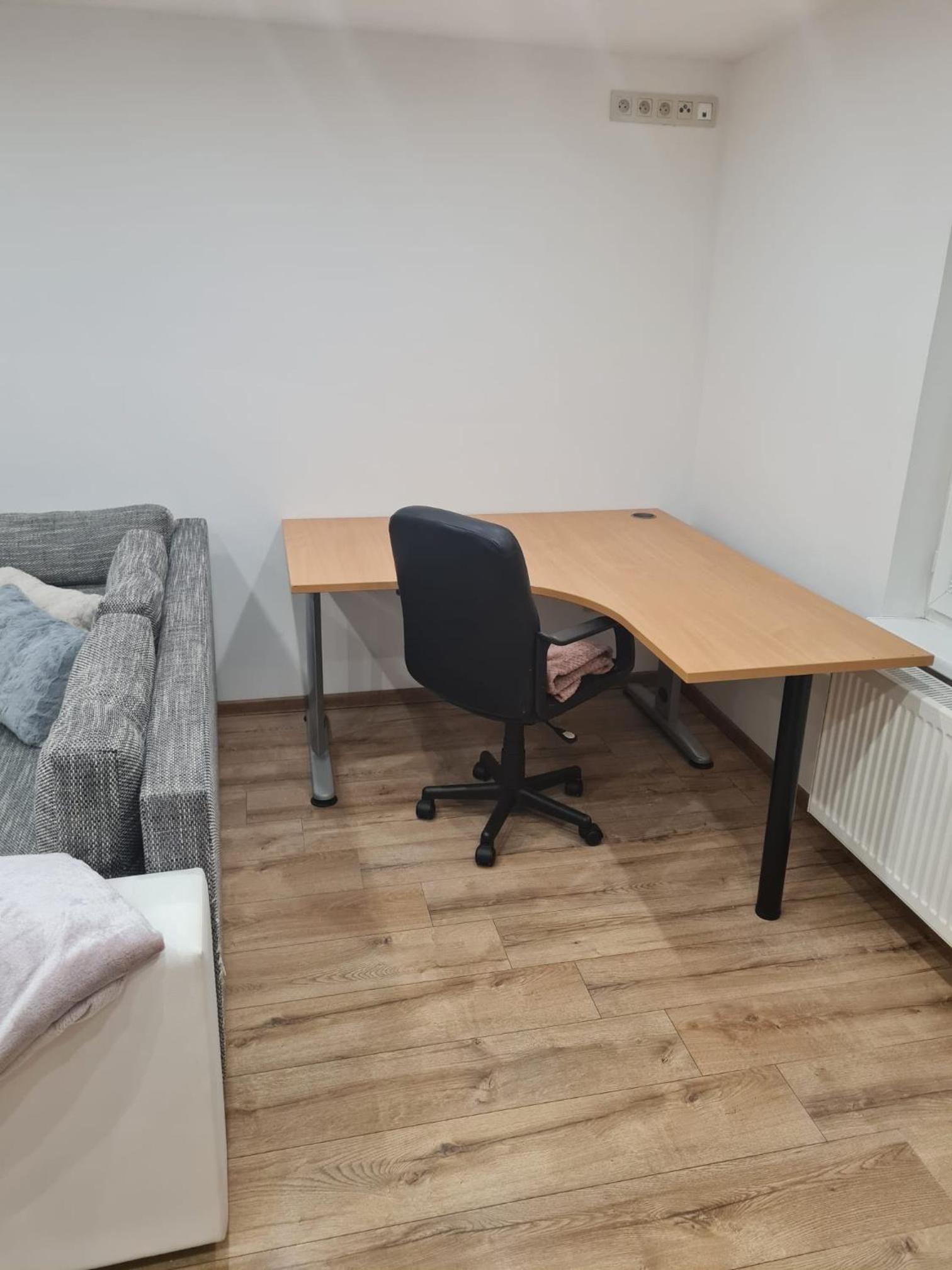 Dom pri rieke s parkovaním
