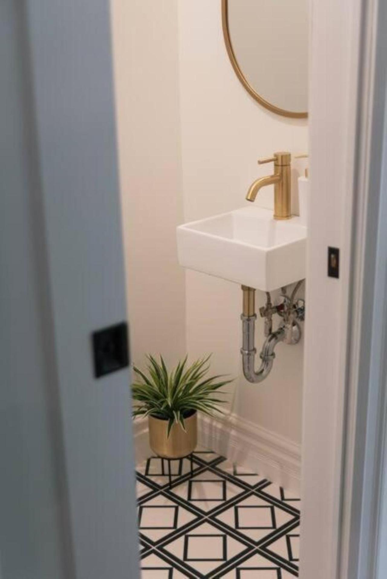 The Old New // Spacious 2000 sqft condo - Downtown