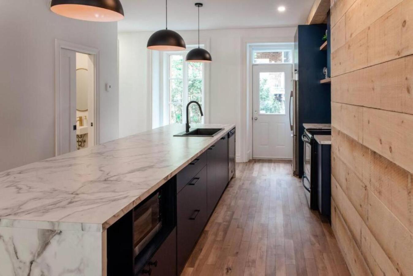 The Old New // Spacious 2000 sqft condo - Downtown