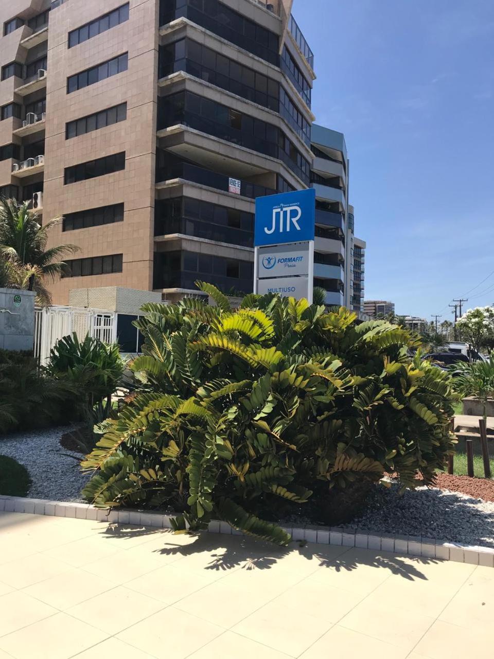 Apto em Zona Nobre à Beira-mar com Piscina, Ar Condicionado, Garagem GRÁTIS