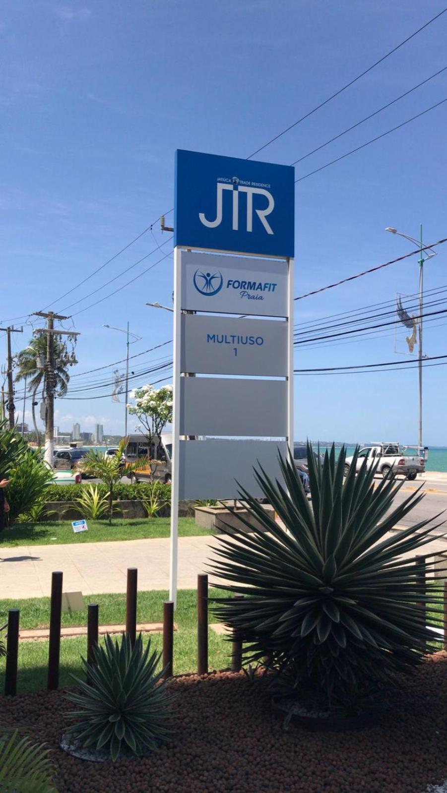 Apto em Zona Nobre à Beira-mar com Piscina, Ar Condicionado, Garagem GRÁTIS