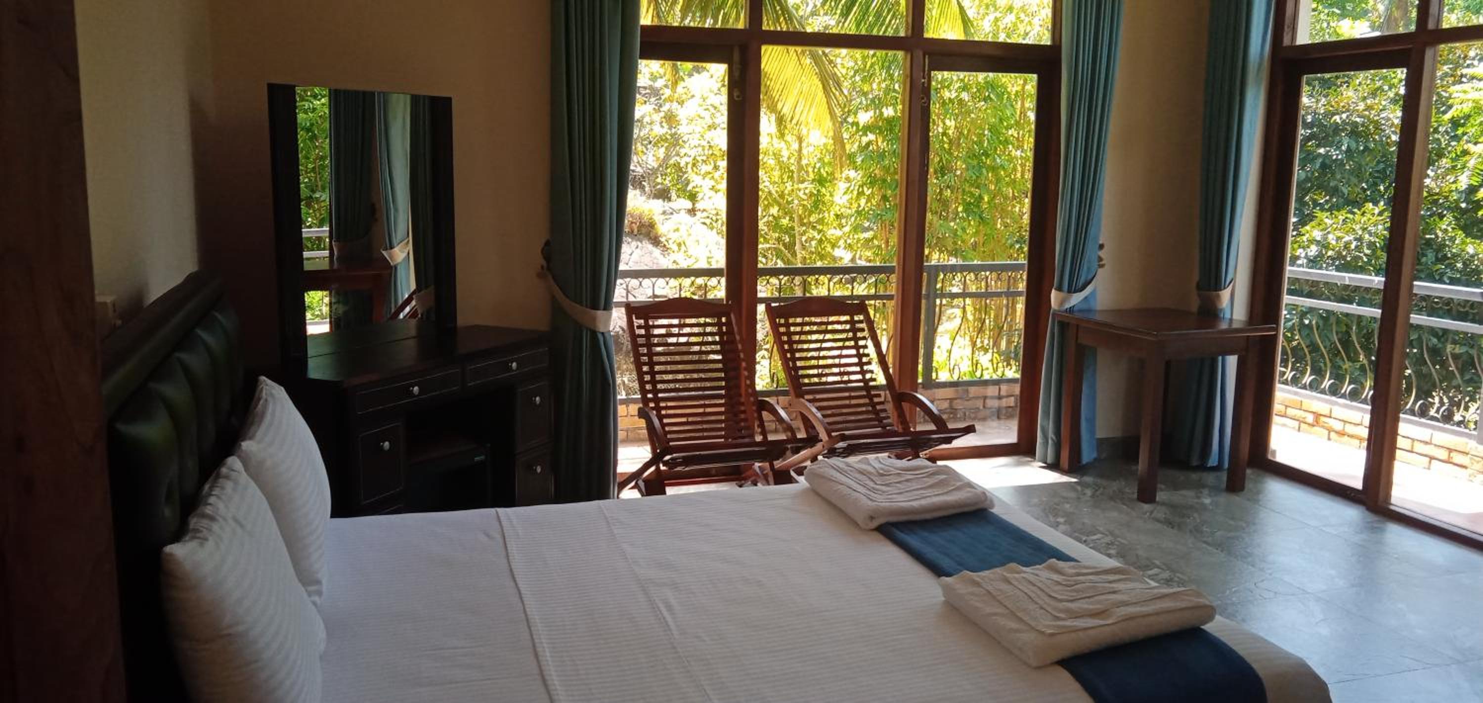 EcoHanthana Mountain Lodge view 2