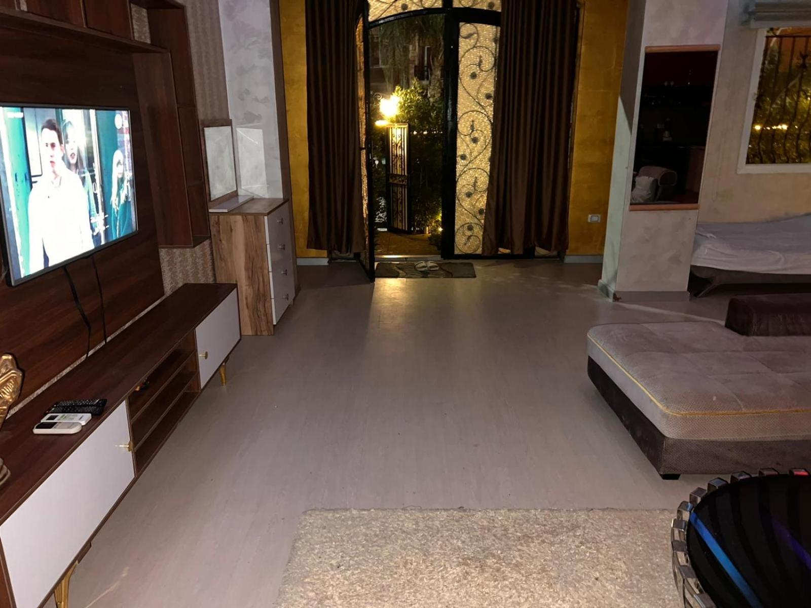 Garden Apartment in Sheikh Zayed Private Entrance 24h Security