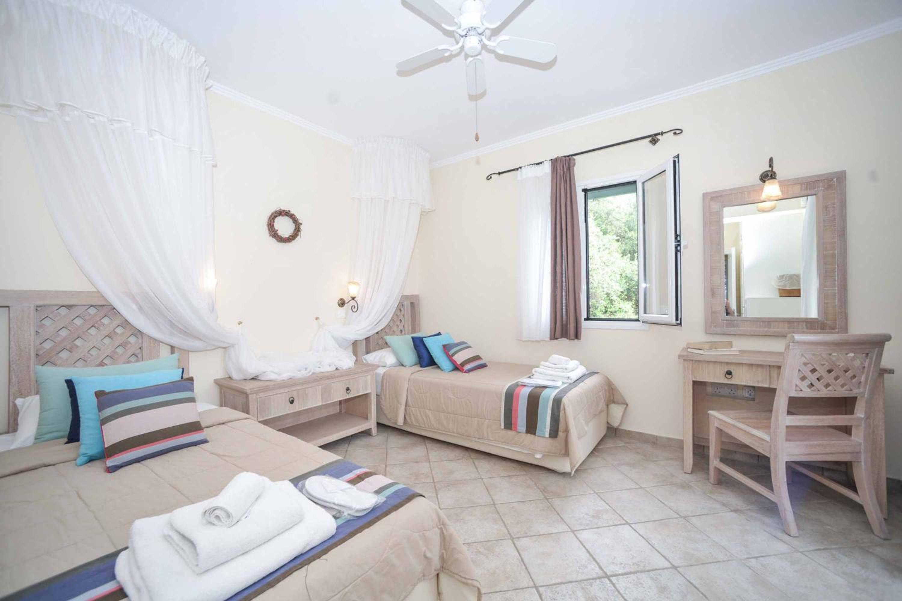 Villa Karydia Yaliskari Bay view 3