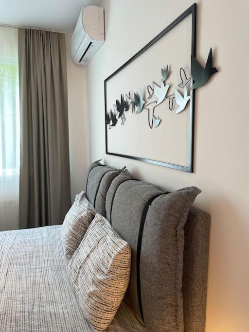 3 BR Apt, Spacious, Near South Park