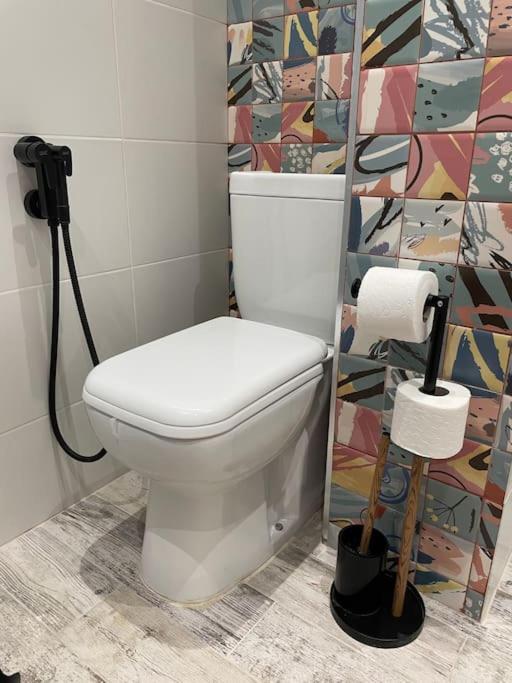 3 BR Apt, Spacious, Near South Park