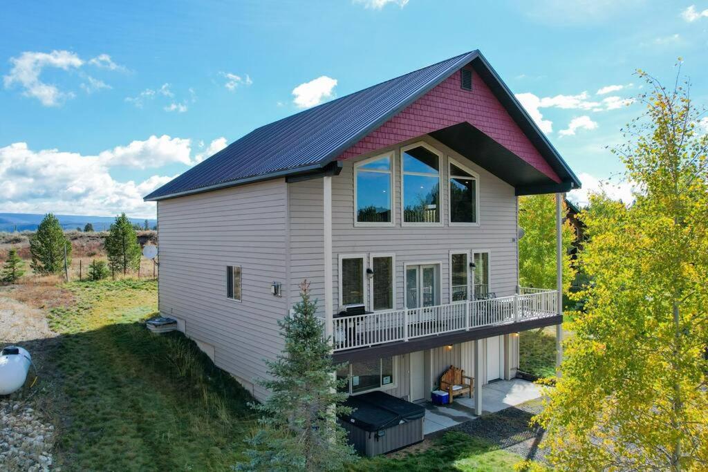 Elk Ridge Retreat - Hot Tub view 4