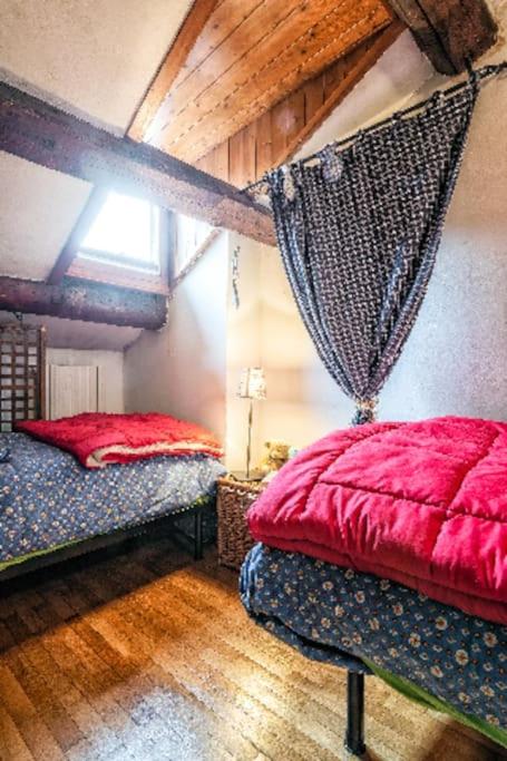 Loft overlooking the old town . view 3