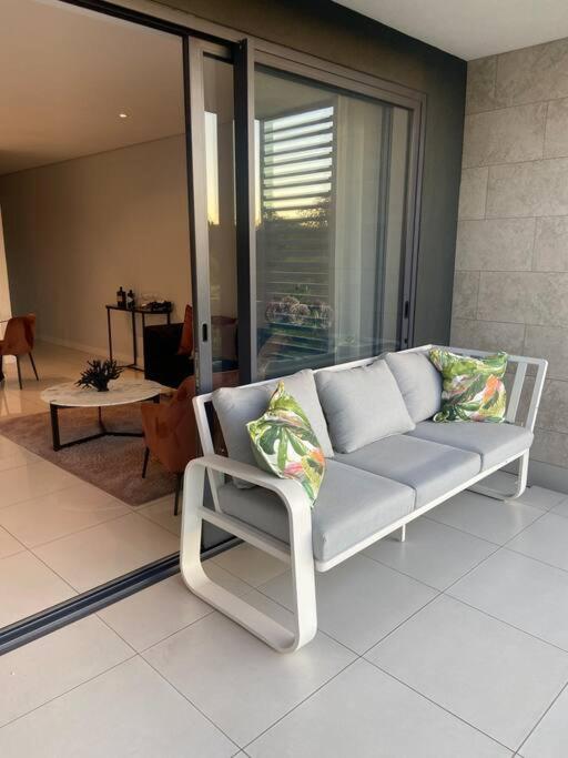 Trendy 2-bed 2-bath Apartment