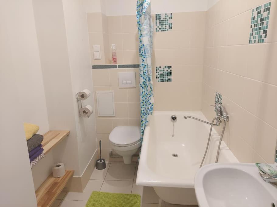Comfy apartment with 2 bedrooms view 2