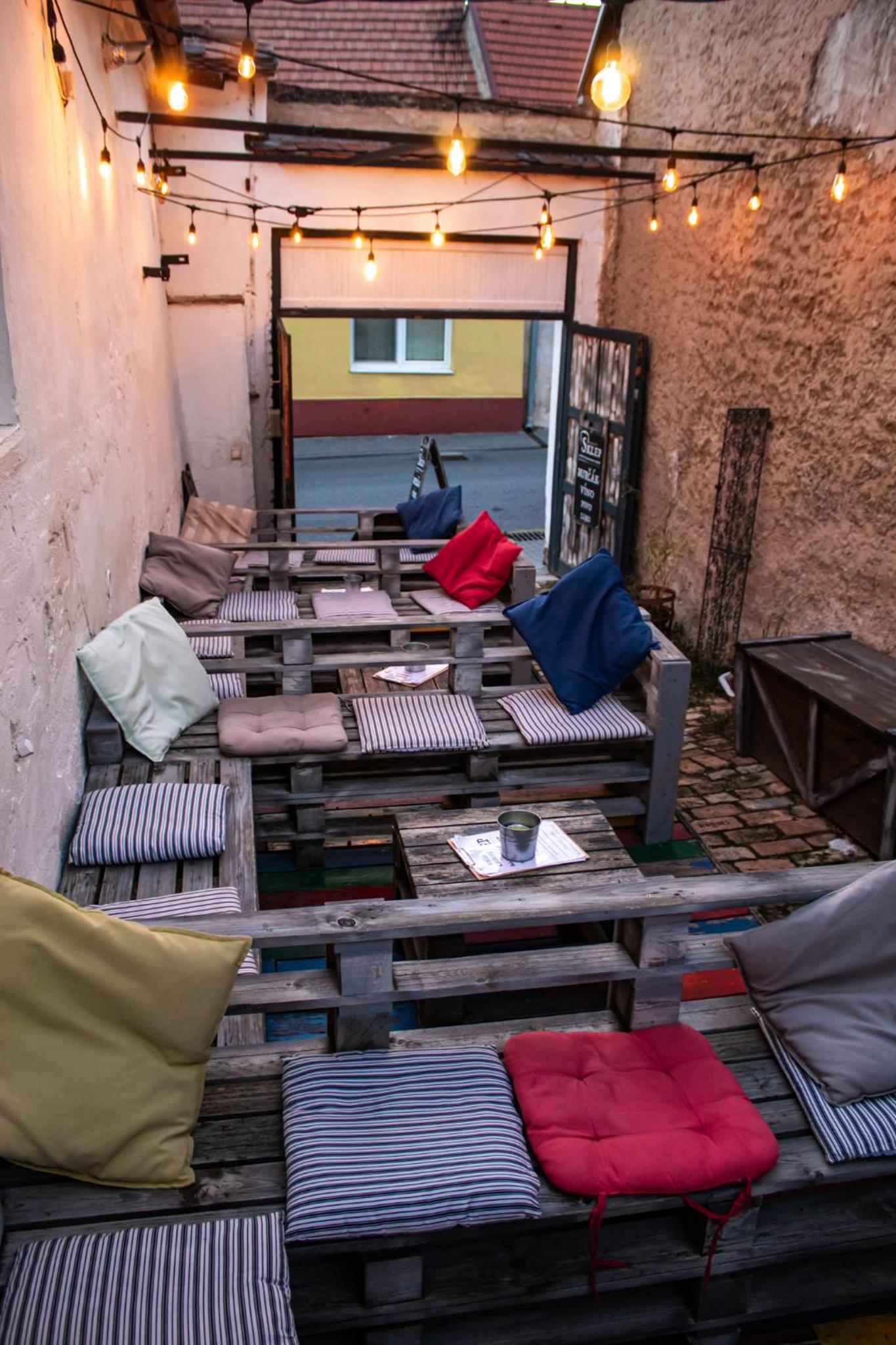 Pension Sebastian a vinný bar Prostě SKLEP