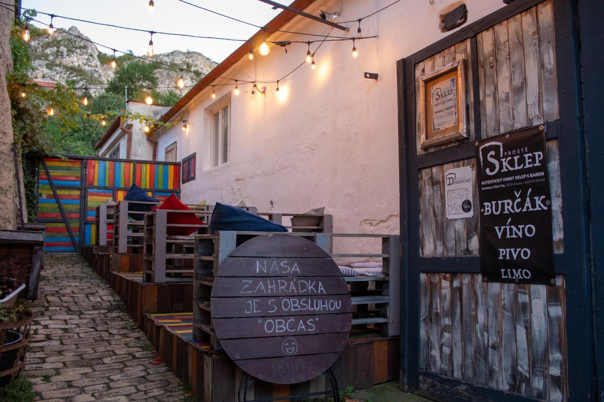 Pension Sebastian a vinný bar Prostě SKLEP