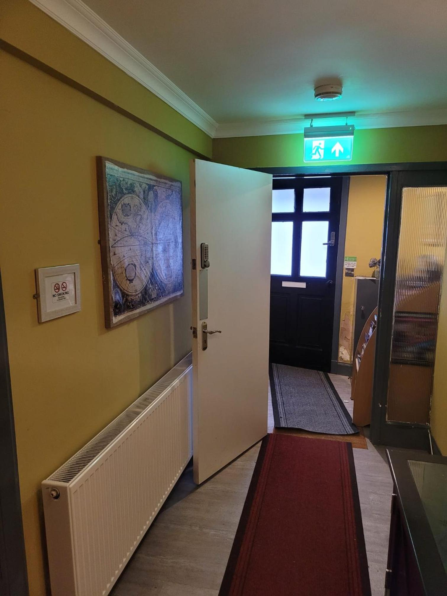 Photo 12