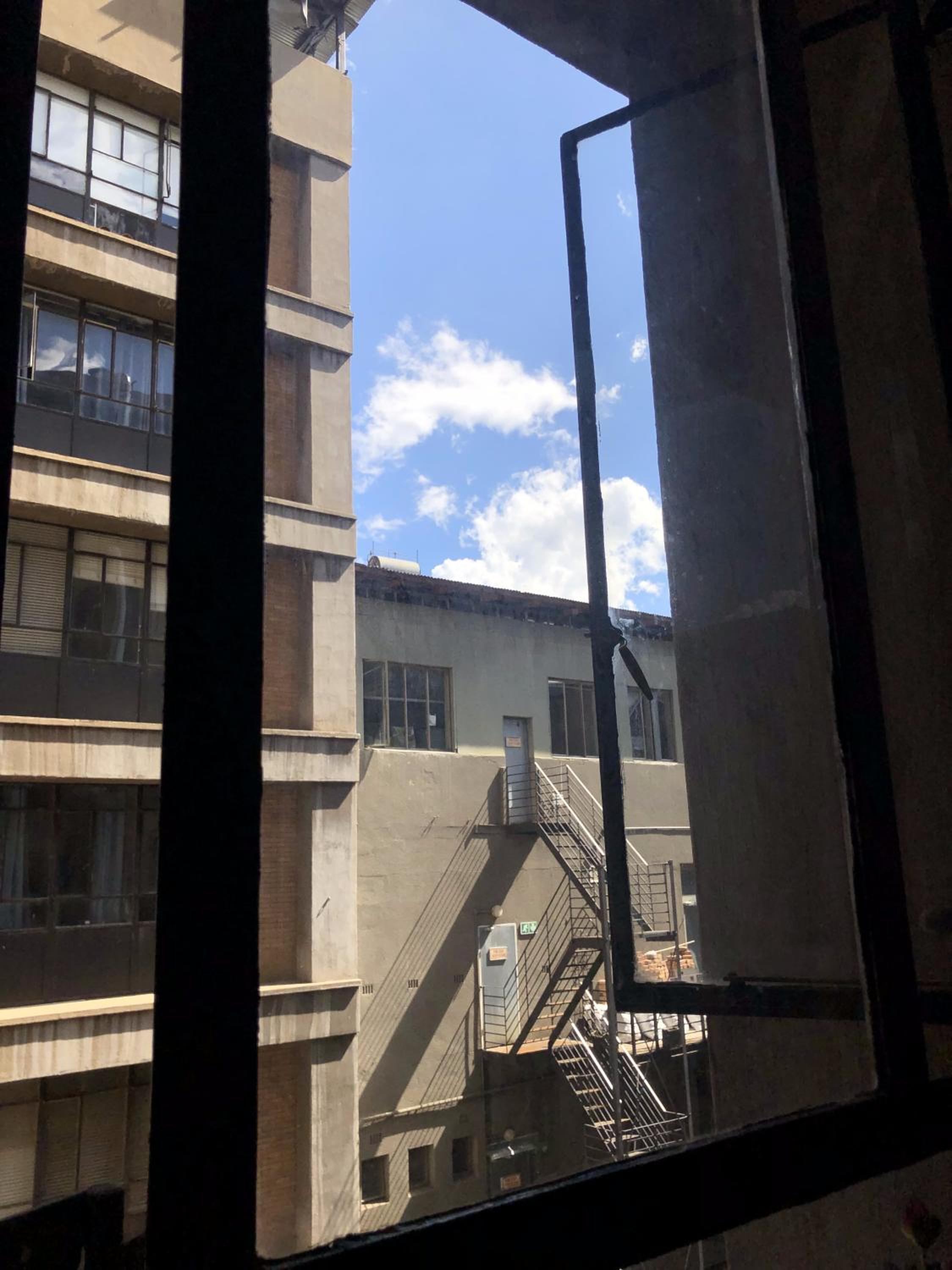 Sun's spacious apartment