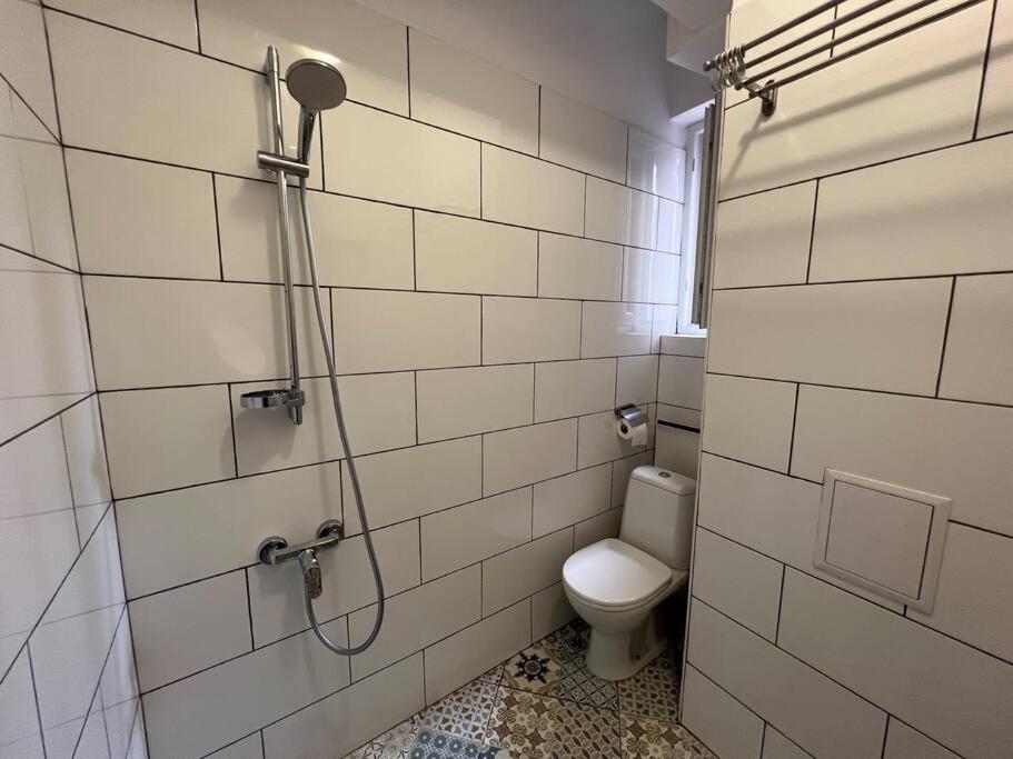 Lovely central 1-bedroom rental with patio