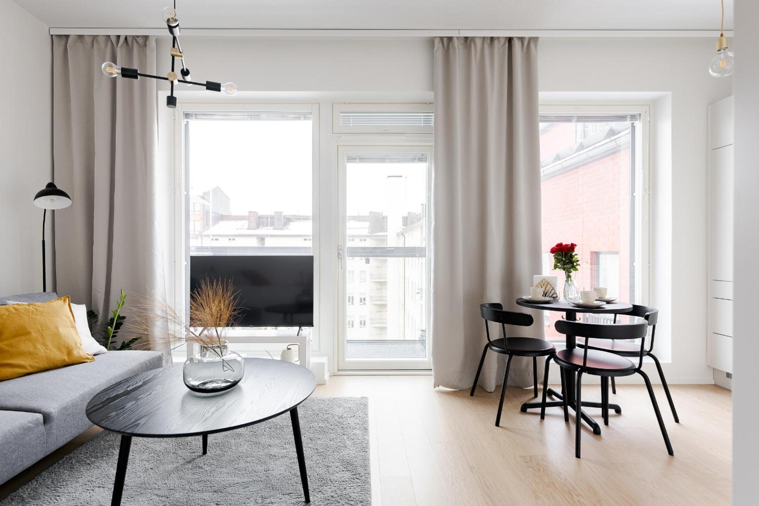 Hotel Great location, quiet and new with balcony&cafe - Image 1