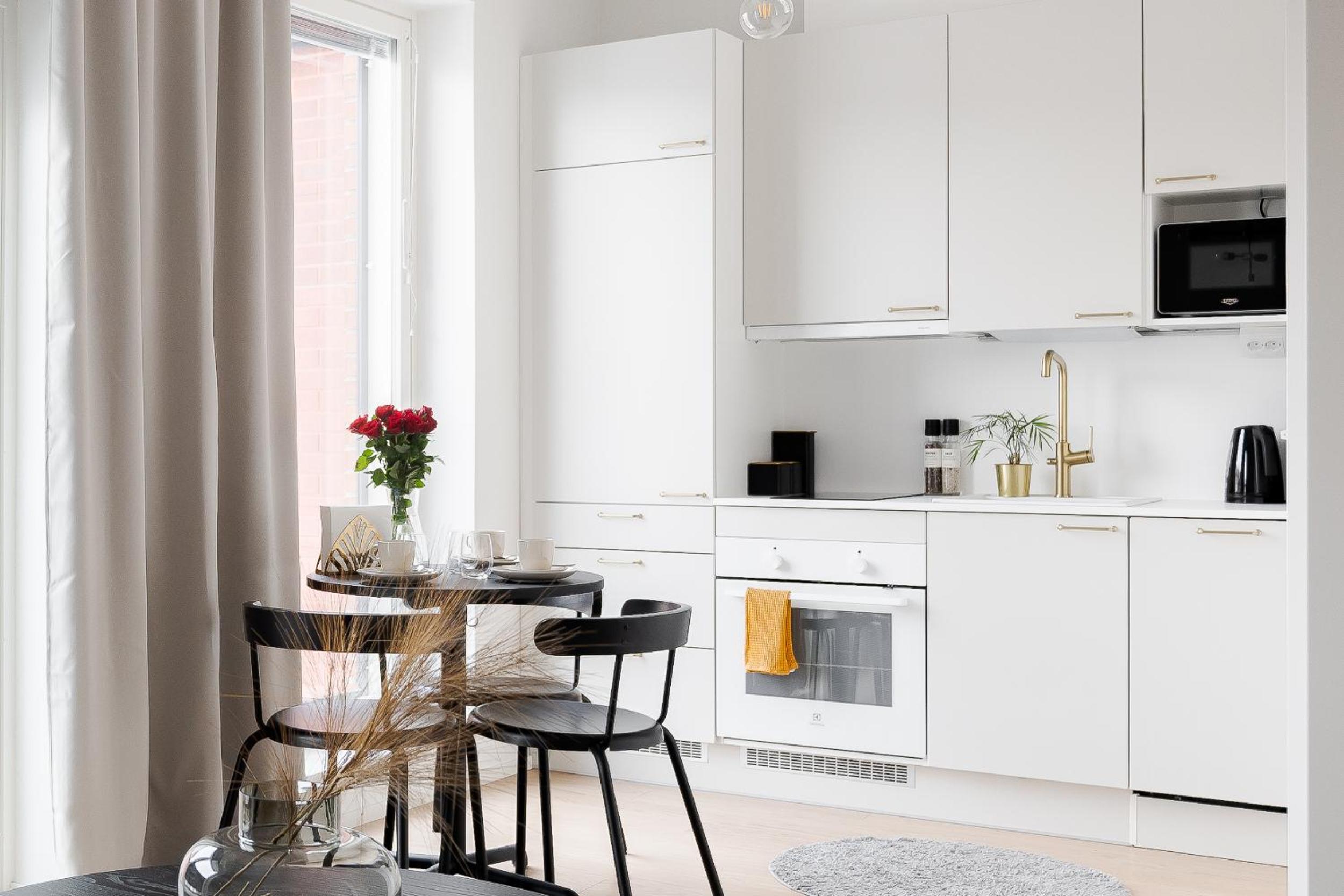 Great location, quiet and new with balcony&cafe view 2