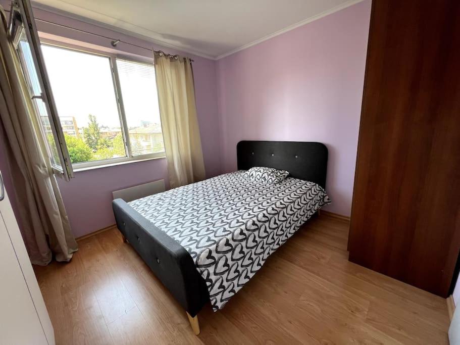 Lovely spacious 3BR just outside of city centre
