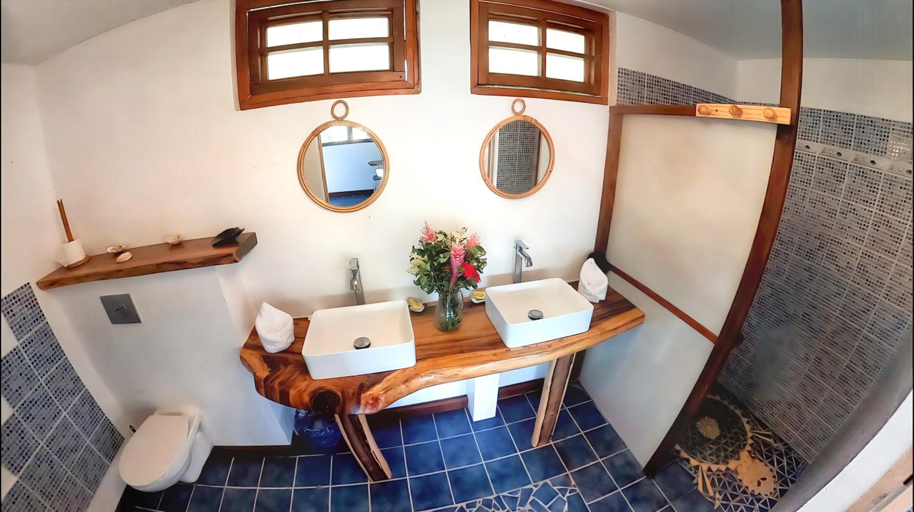 Fare Oviri Lodge