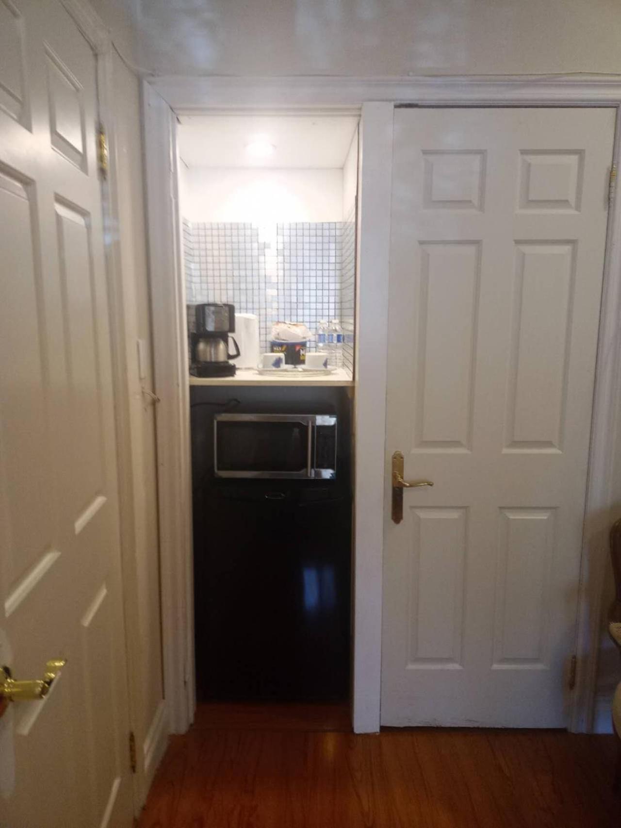 Resort style entire guesthouse with kitchen-2 rooms