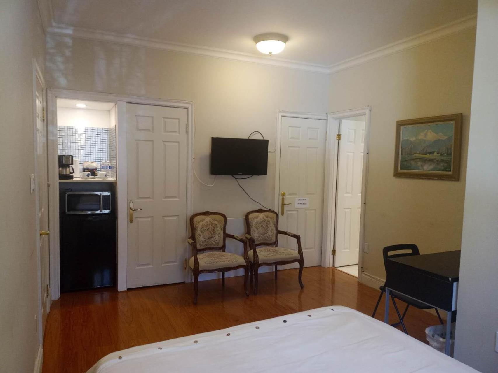Resort style entire guesthouse with kitchen-2 rooms
