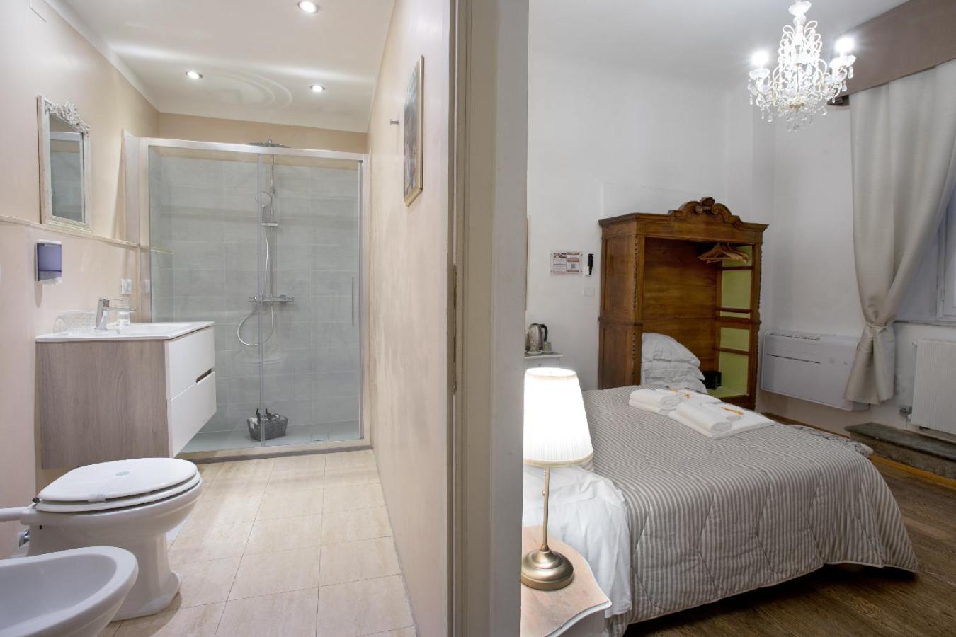 Residenza Centro Storico en Lucca — hotel room