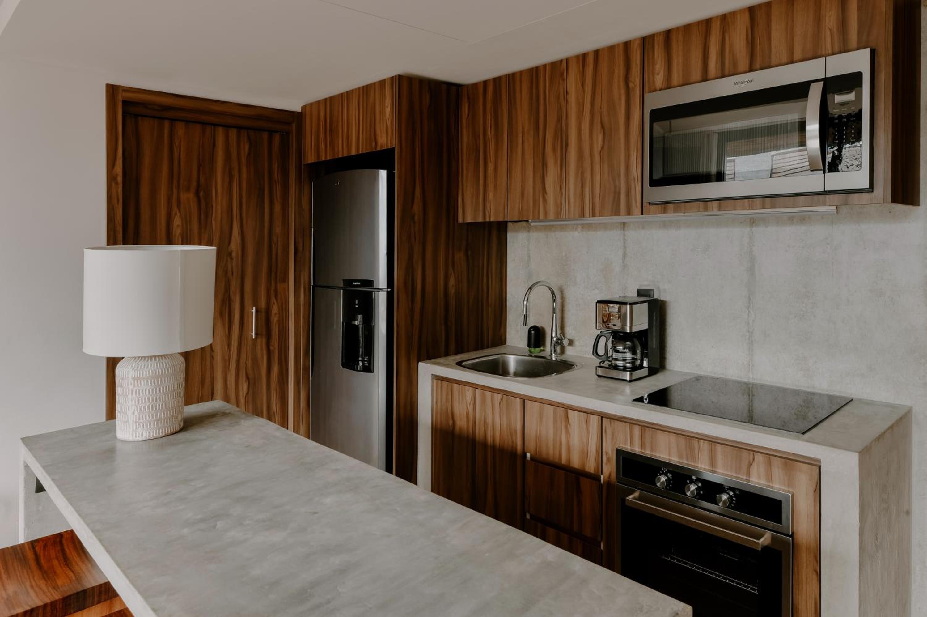 Luxe 3BR PH Cenote, Sauna, Gym & Pool included view 4
