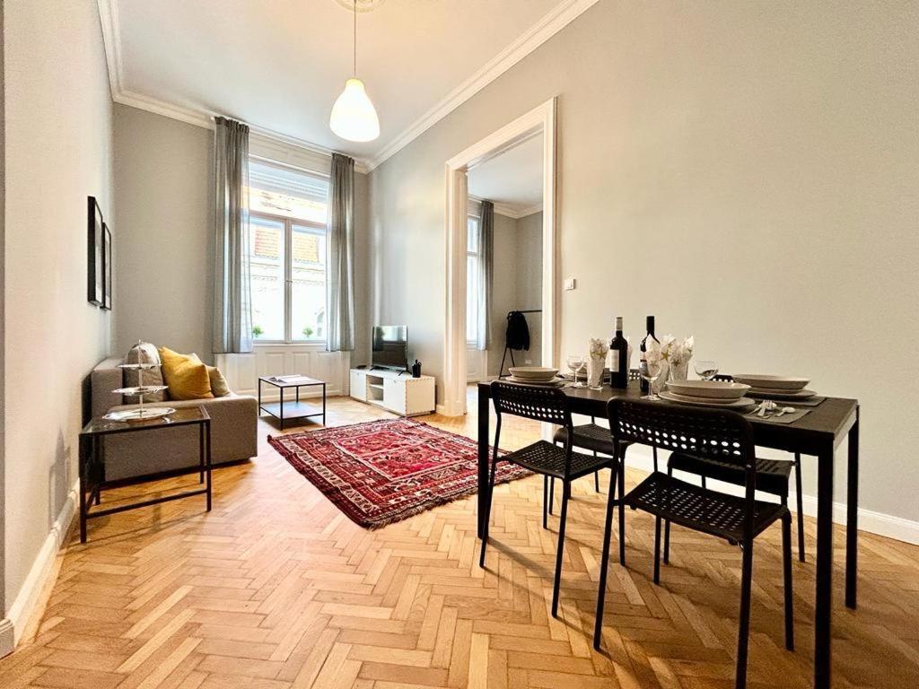 Gellert Danube Panorama Apartment view 4